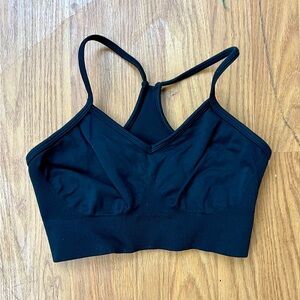 Seamless Black Sports Bra